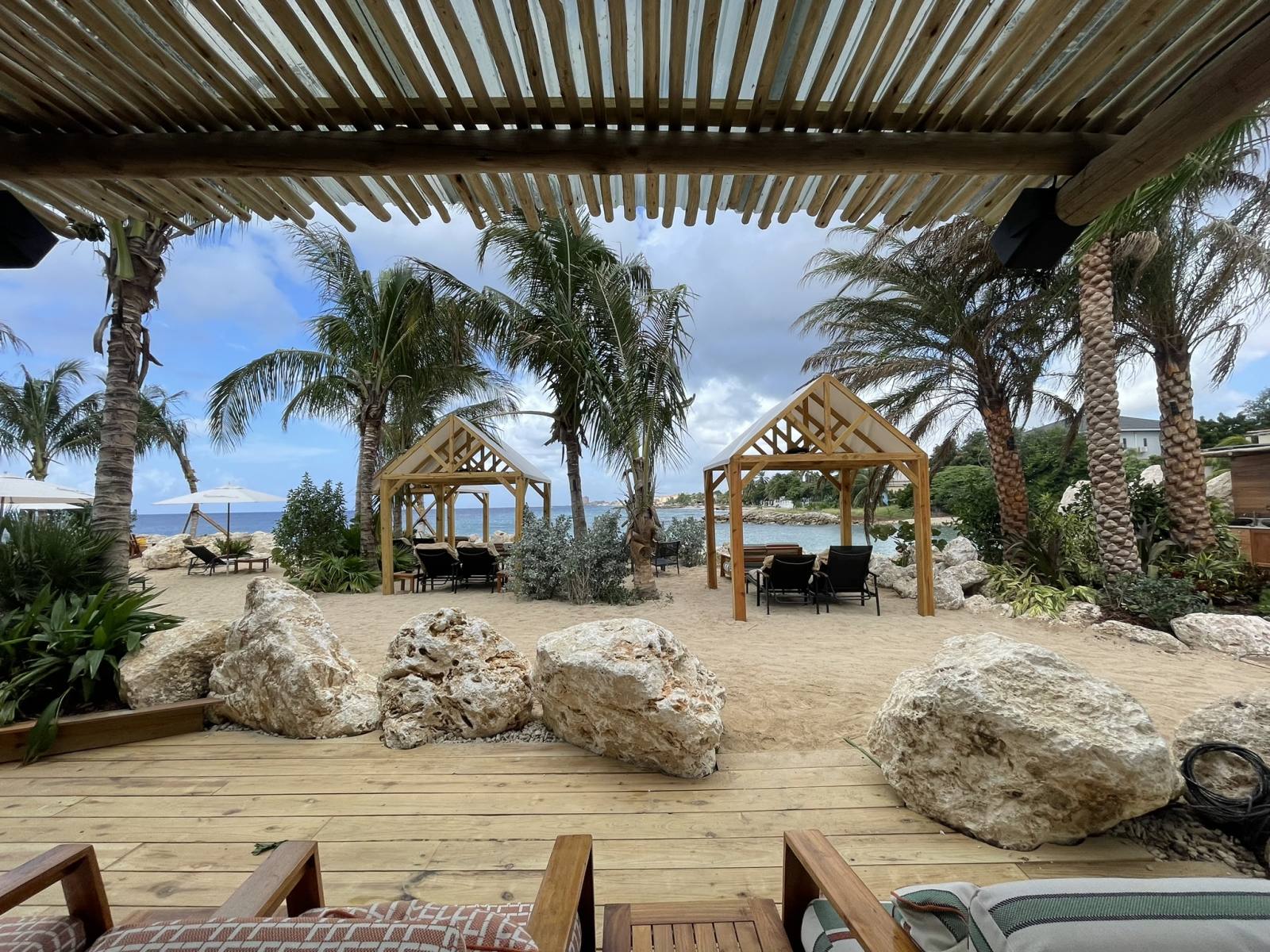 Succesvolle Audio- en Video-installatie bij Baoase Luxury Resort Curaçao - Bida Beach Club