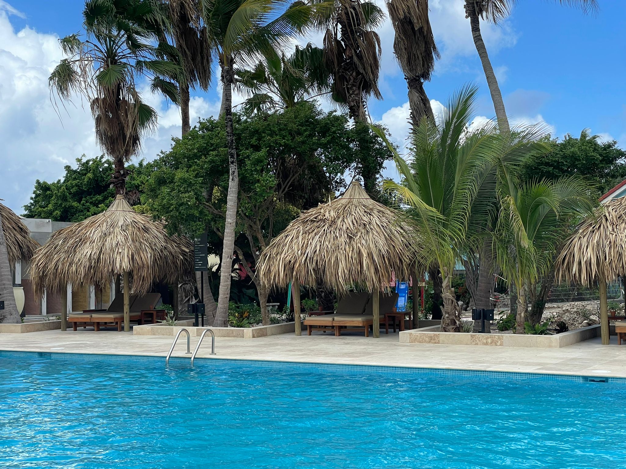 Volledige Audac-audio-installatie voor Corendon Livingstone Jan Thiel Resort