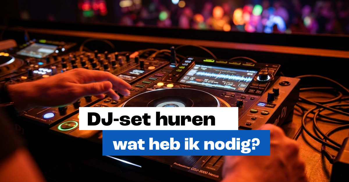 Complete DJ-booth met CDJ-spelers, DJM-mengpaneel en booth monitor